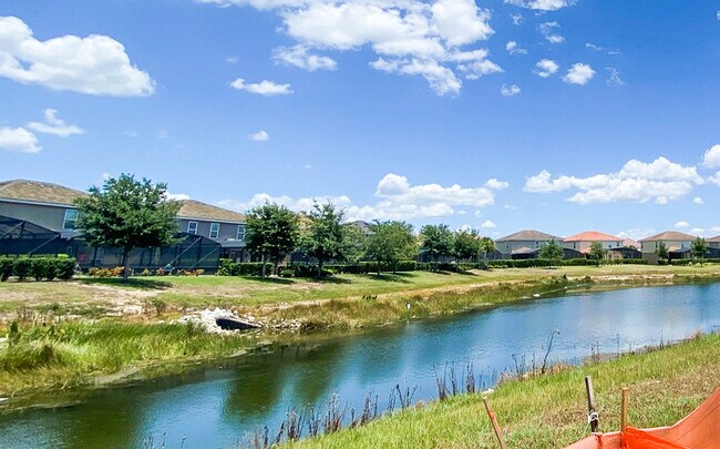 Building Photo - 7247 Oakmoss Loop