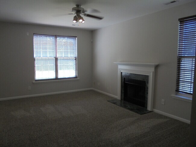 Foto del edificio - Pretty 4 Bedroom House For Rent in Cul-De-Sac