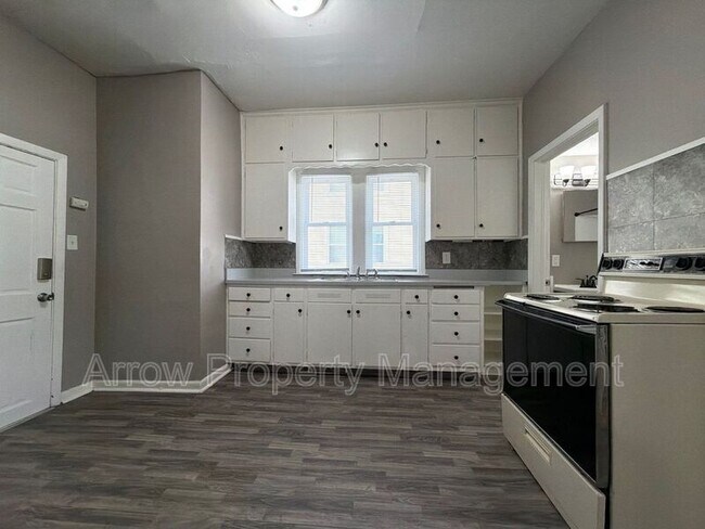 Foto del edificio - 2424 W Street