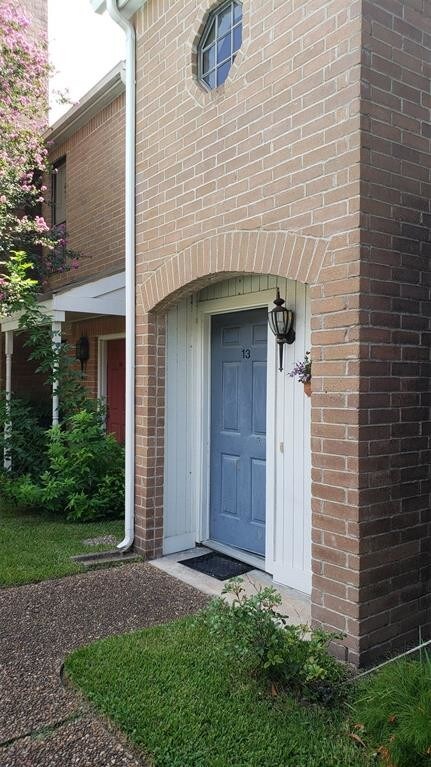 Building Photo - 12550 Piping Rock Dr