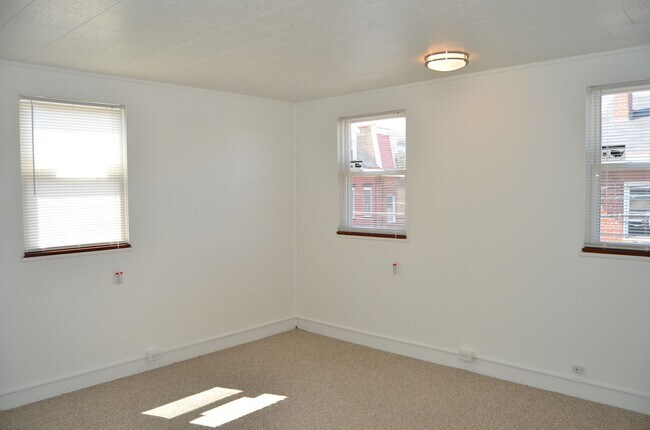 Building Photo - A beautiful Single Family house in Lawrenc...