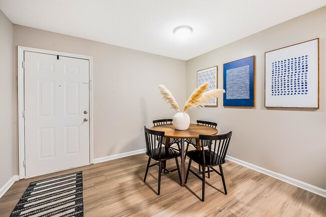 Building Photo - The Retreat at Concord Apartments