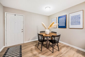 Building Photo - The Retreat at Concord Apartments