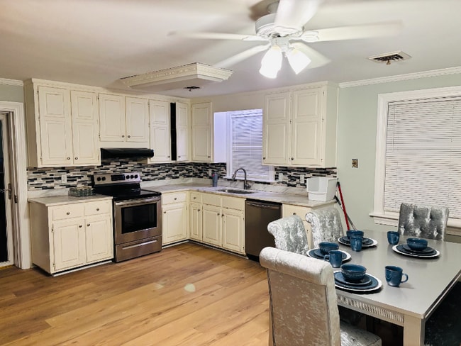 Foto del edificio - 624 Barcliff Rd