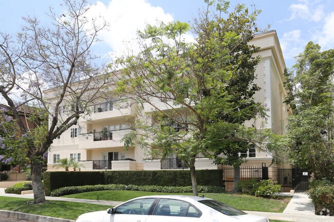 Foto del edificio - 405 N Palm Dr