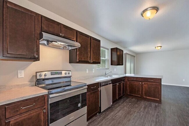 Foto del edificio - Newer Home for Lease in Richland