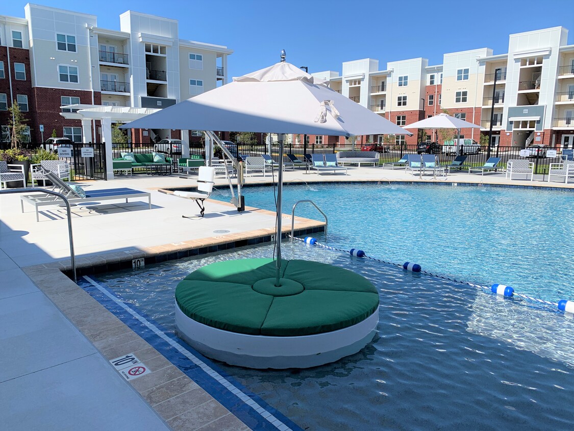 Pool - Renaissance I