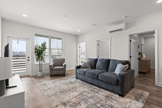 Building Photo - 2318 E Main St