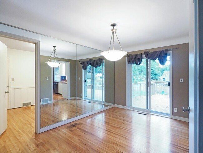 Foto del edificio - 2580 Vernon Ave S