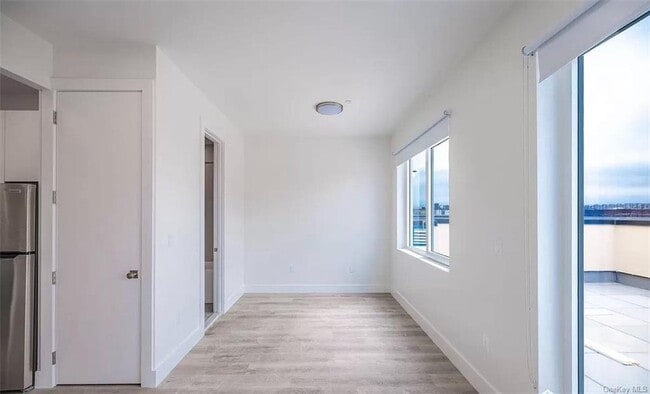 Building Photo - 1595 New York Ave