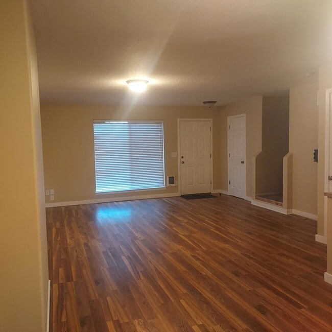 Living Room 1 - 7910 SE 67th Ave