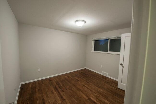 Foto del edificio - 10039 Ashworth Ave N