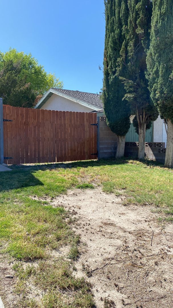 Building Photo - Very Spacious West Lancaster Home