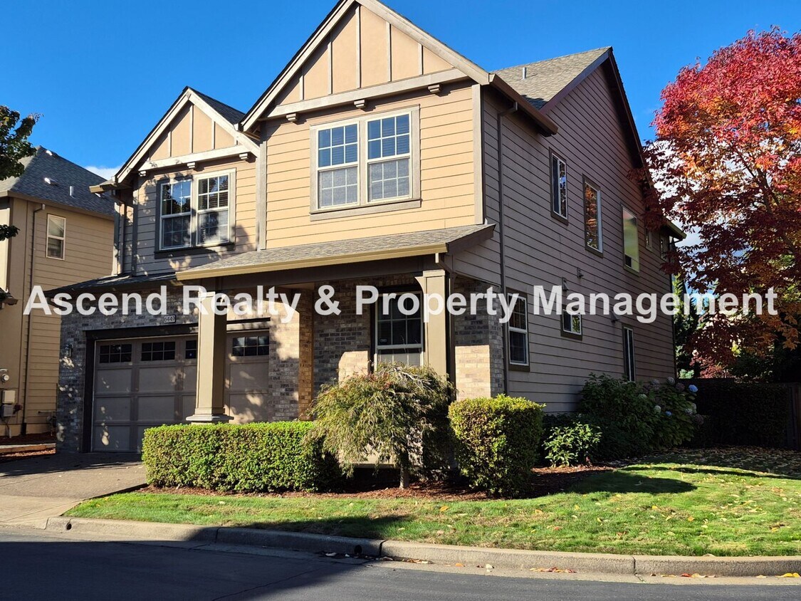Foto principal - Lower Price! Available Immediately Minutes to Orenco 4 Bed & Office with Full Bath on Main 1 Smal...