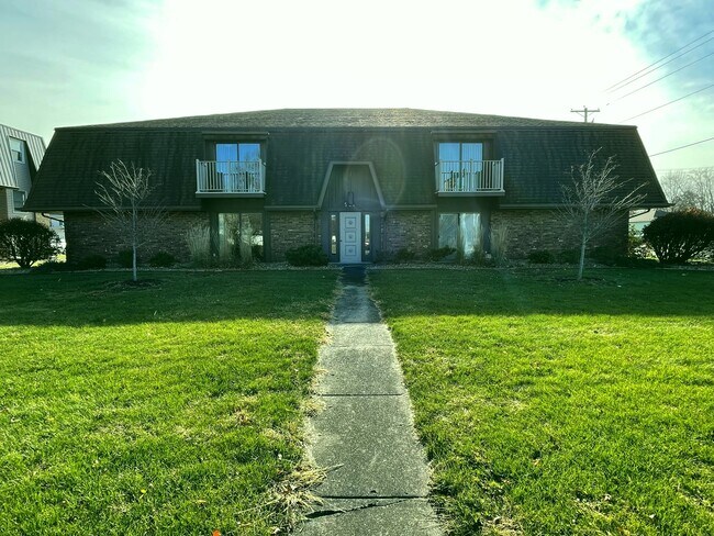 Building Photo - 521 Charleston Ave