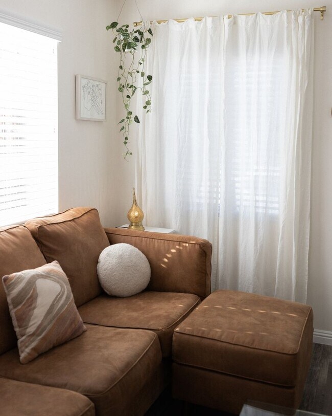 Foto del edificio - Charming 2BR House in Los Angeles