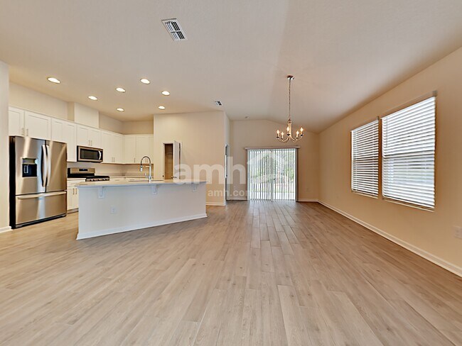 Foto del edificio - 351 Chasewood Dr
