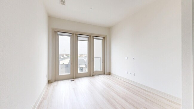 Interior Photo - Fiori on Vitruvian Park®