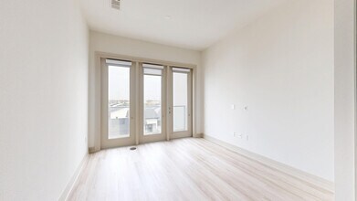 Interior Photo - Fiori on Vitruvian Park®