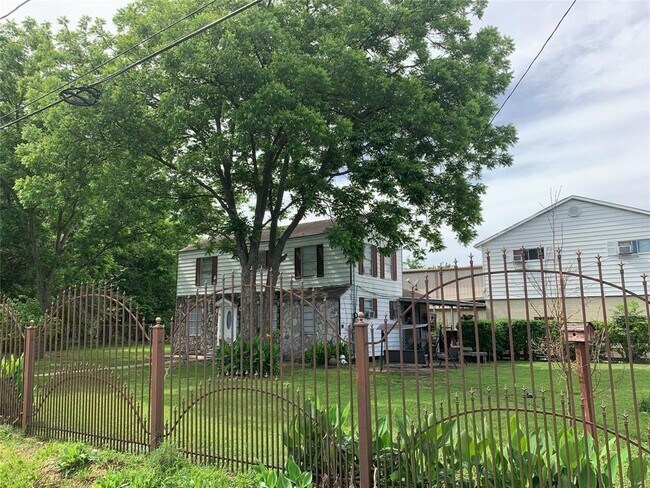 Building Photo - 1721 Warwick Rd