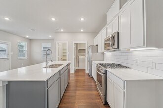 Building Photo - 10627 Cascade Crk Dr