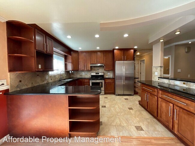 Building Photo - 3 br, 2 bath House - 2490 Cryer Street