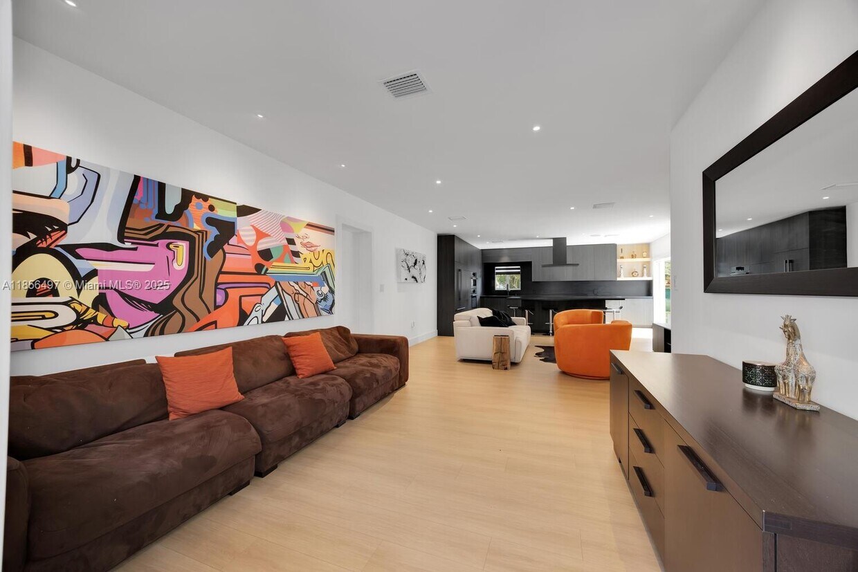 Foto principal - 5827 SW 69th Ct