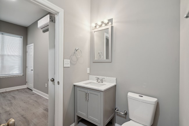 Photo - 5050 Walnut St House