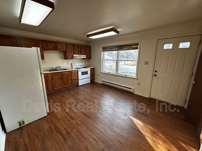 Building Photo - 344 W Water St