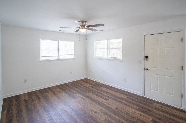 Foto del edificio - Updated 3BR/2BA Home in Edgemere | Corner ...