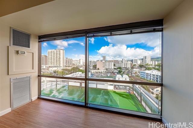 Building Photo - 1750 Kalakaua Ave