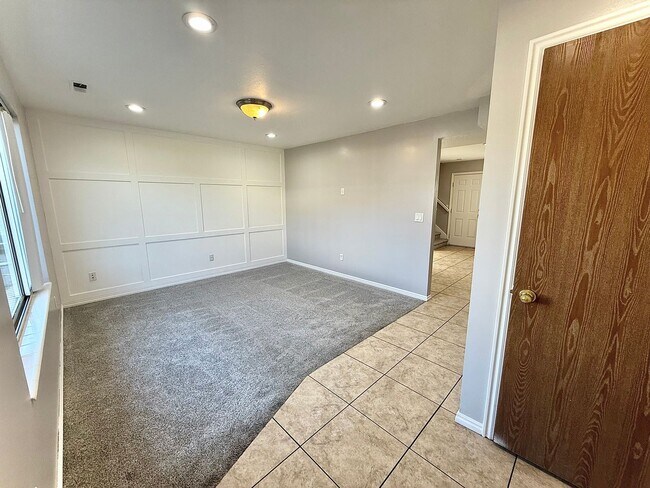 Foto del edificio - 3 Bedroom Layton Townhome Available Now