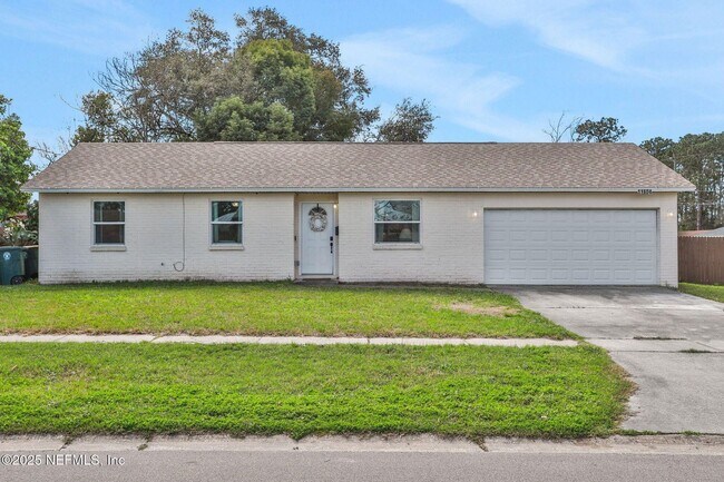 Building Photo - Beautifully renovated 3-bedroom, 2-bath ho...