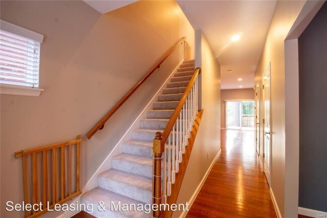Building Photo - 3 br, 2.5 bath House - 2121 Franz Park Ln
