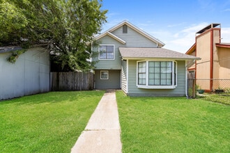 Building Photo - 2041 New Haven Dr