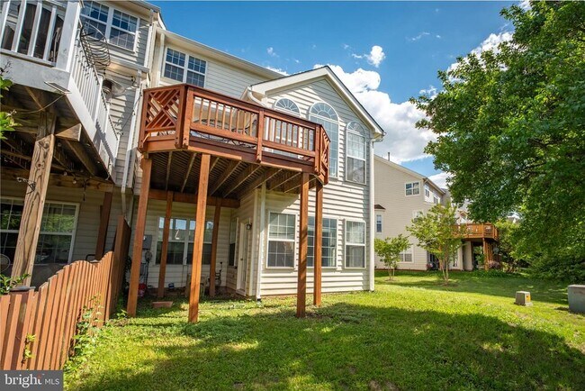 Building Photo - 44094 Saxony Terrace