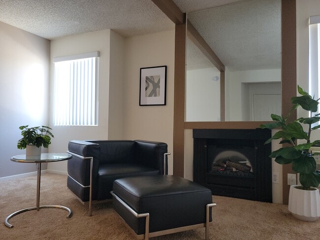 Building Photo - The Palms Apartments