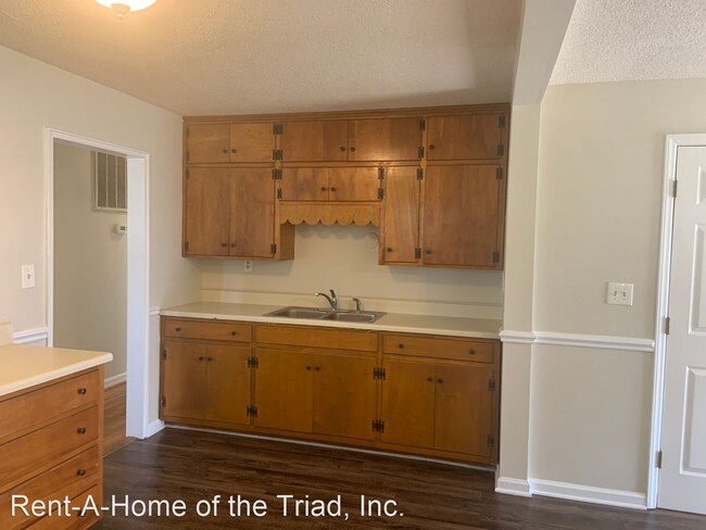 Foto del edificio - 3 br, 1 bath House - 2505 Yanceyville Street