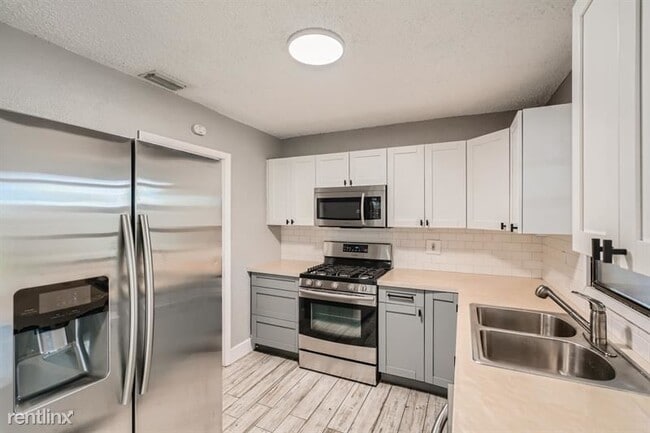 Building Photo - 2 br, 1 bath House - 301 NW 51St Street