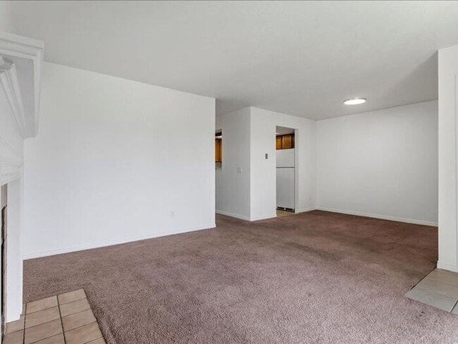 Foto del edificio - SANDY  2 BED 2 BATH CONDO, small pet OK