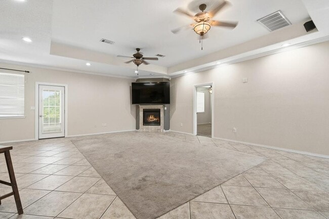 Building Photo - 1717 Red Oak Dr
