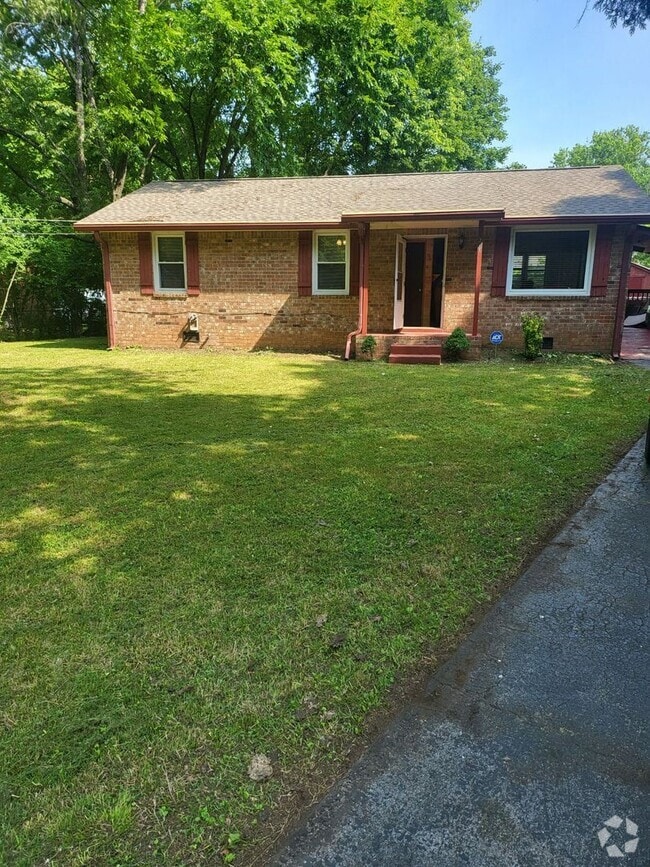 Building Photo - 211 Camelot Ct