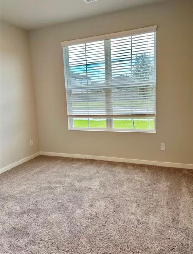 Building Photo - 812 Westpointe Dr