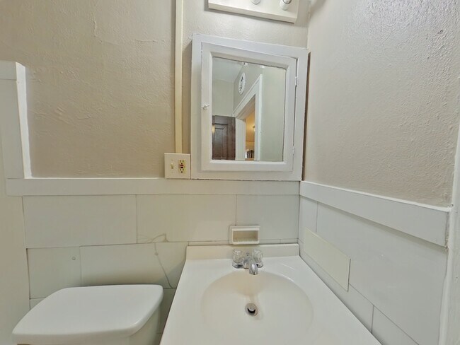 Foto del edificio - 5618 S Grand Blvd