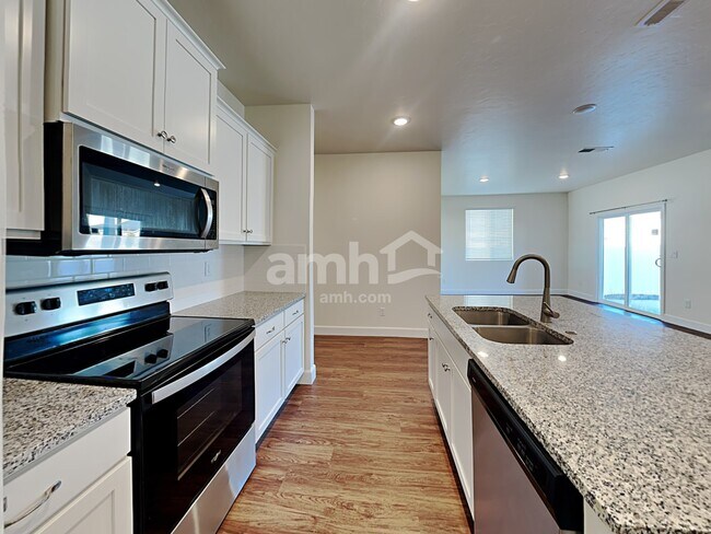 Building Photo - 1768 N Montgomery Way