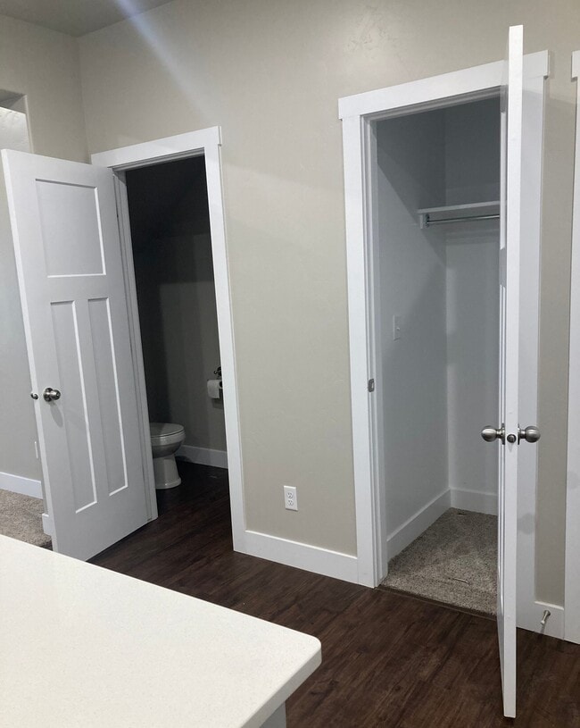Building Photo - 1661 E Talon Way
