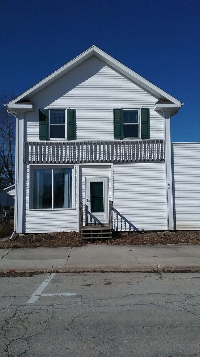 Building Photo - 108 S Main St