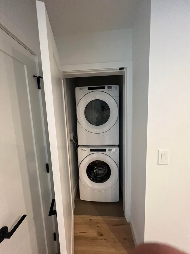 Building Photo - 55 Klahanie Dr