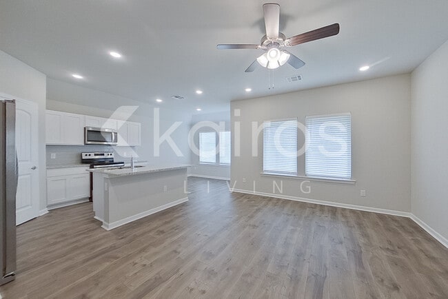 Building Photo - 129 SANTIAGO COURT