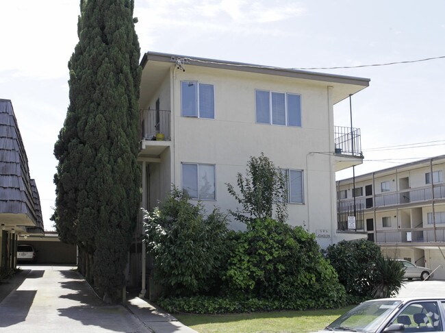 Building Photo - 545 Joaquin Ave